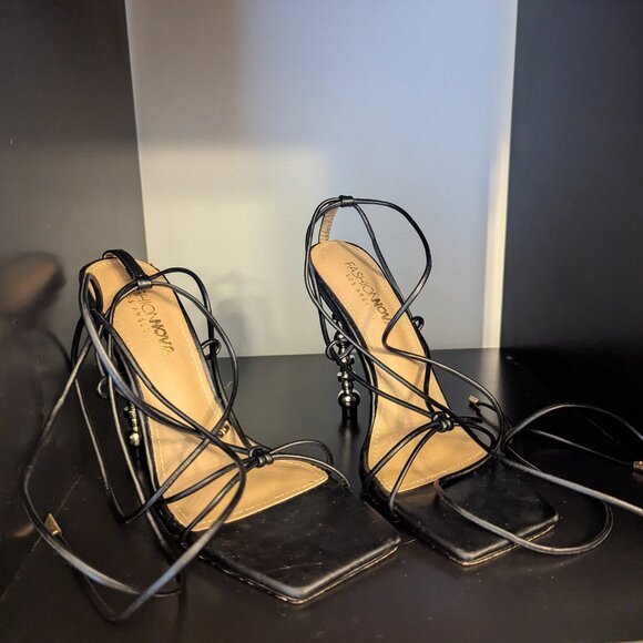 Fashion Nova black and gold heels - 6.5 - Picture 2 of 8